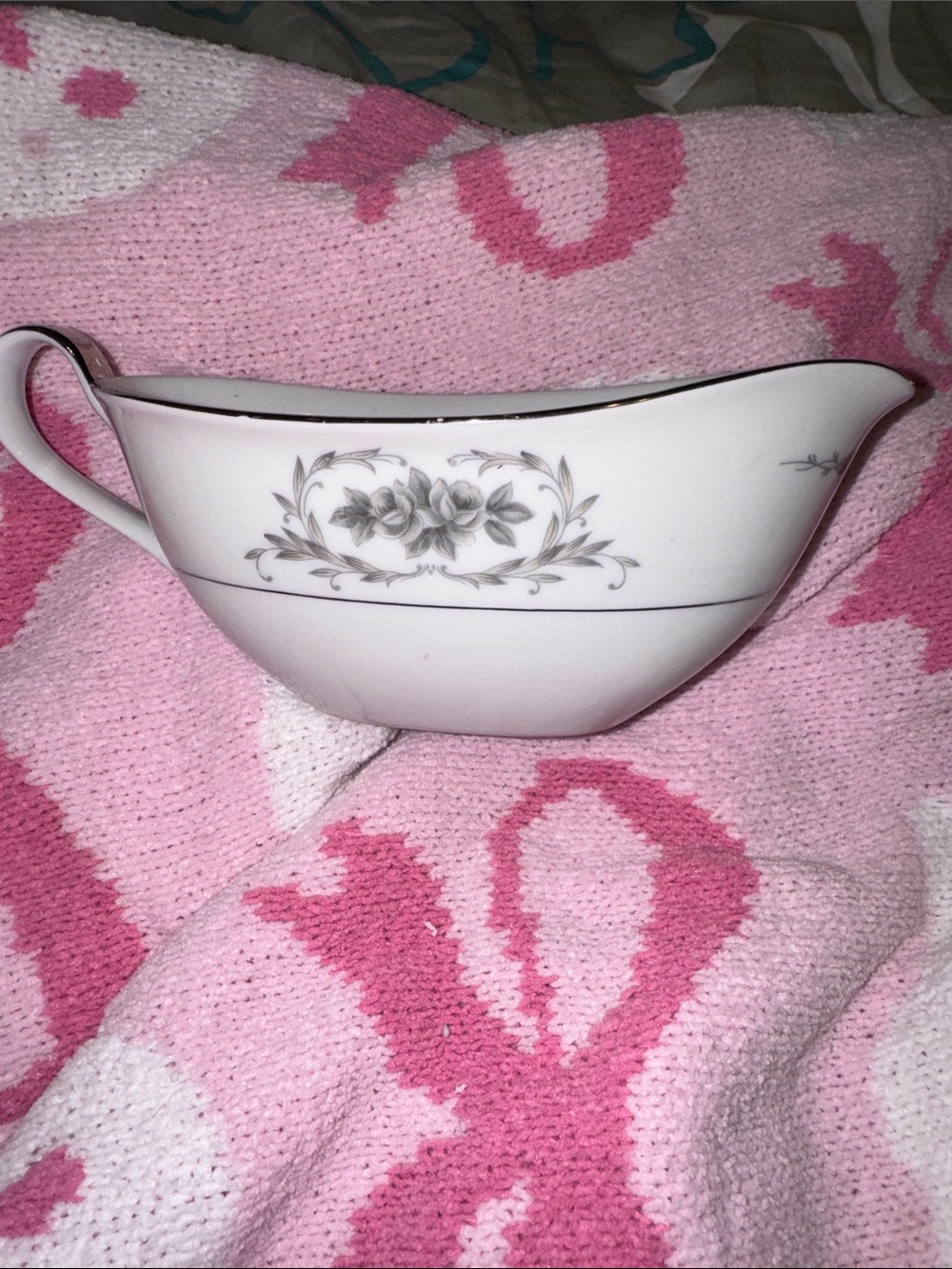 Gildhario Fine Porcelain China Dish - White with Blue and Gold Crest
